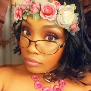 Meet your Posher, Yolanda